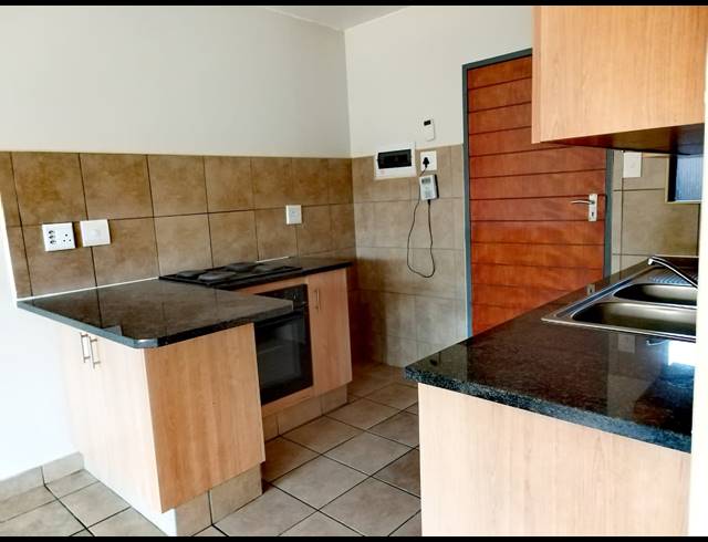 2 BEDROOM TOWNHOUSE FOR SALE IN KIBLER PARK